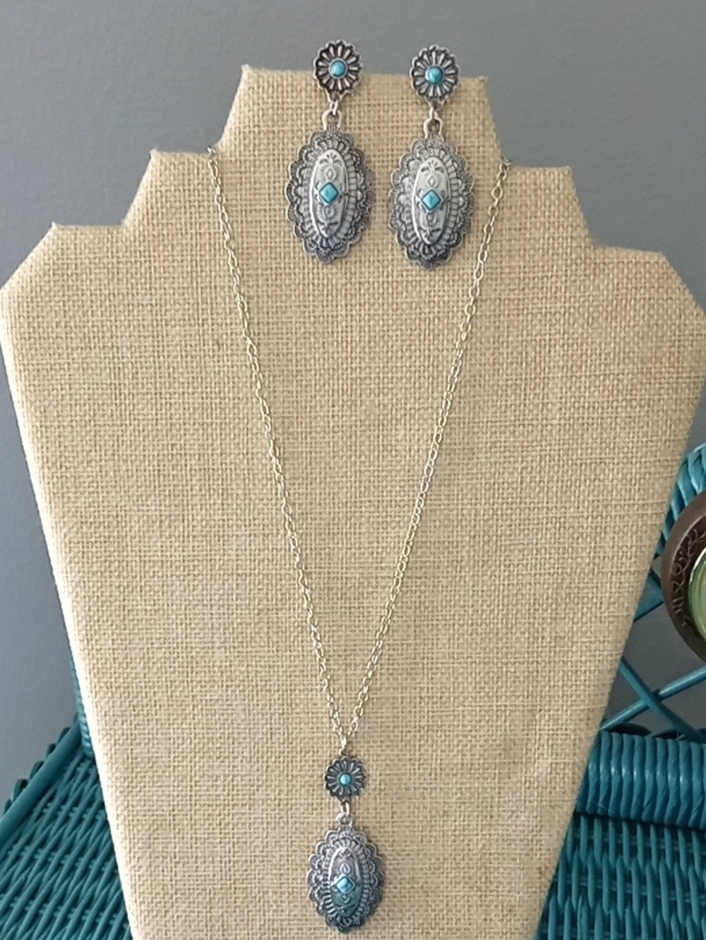 Turquoise Jewelry Set - Picture 2 of 7